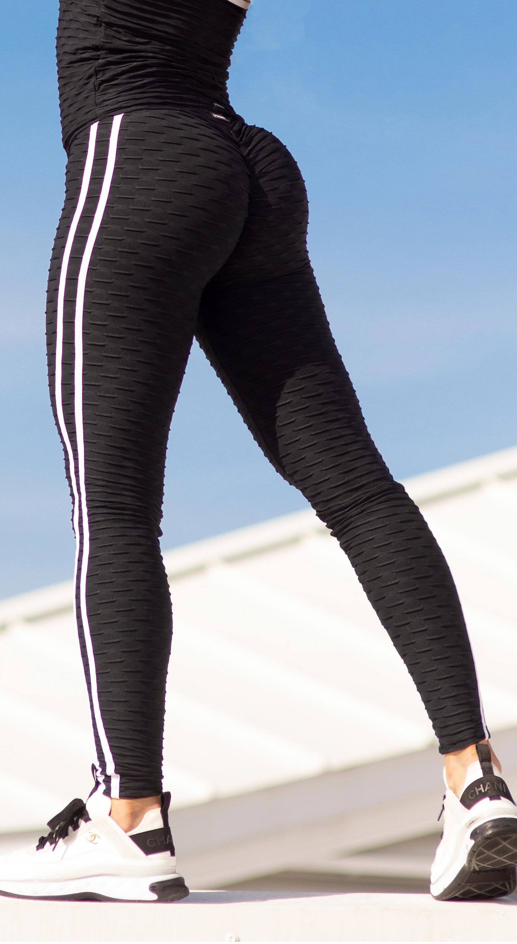Anti Cellulite - Stripes Scrunch Booty Leggings - Black & White